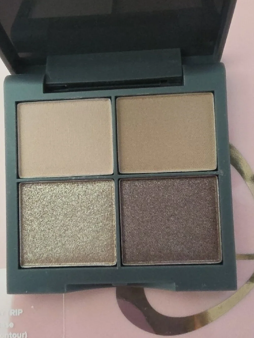 2 Pack: 1 Eyeshadow Palette & 1 Eyeshadow Duo